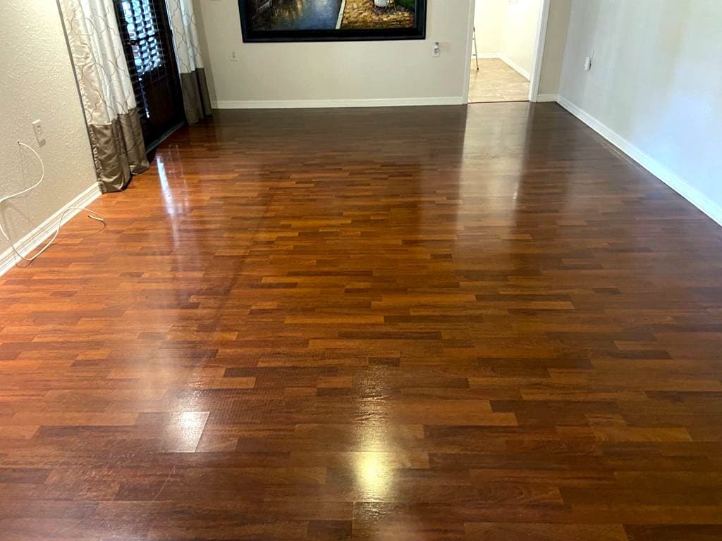 Rich wood floors: Wood plank floor