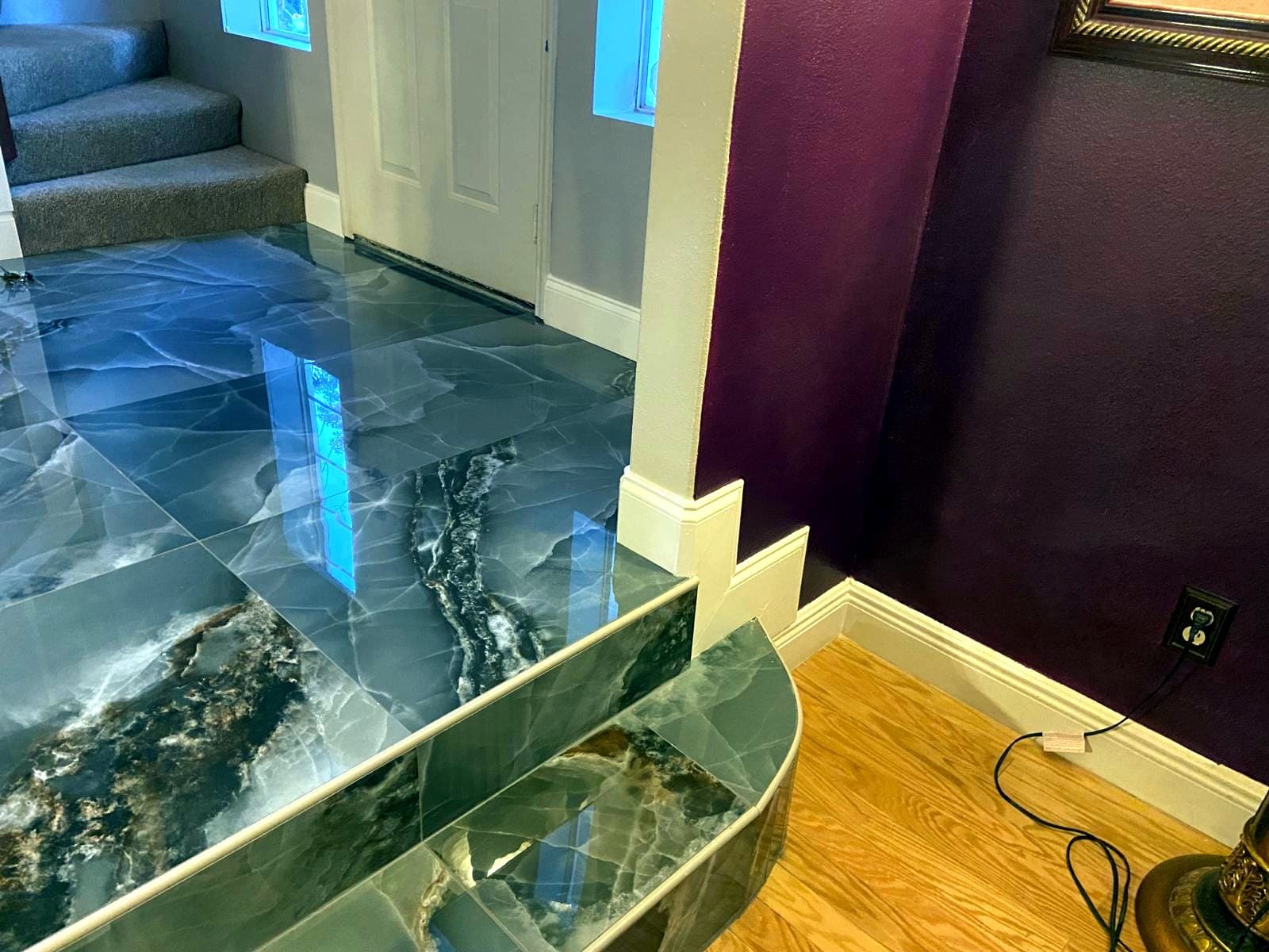 Marble-look stairs: Marble-look tile on stairs, photo 4