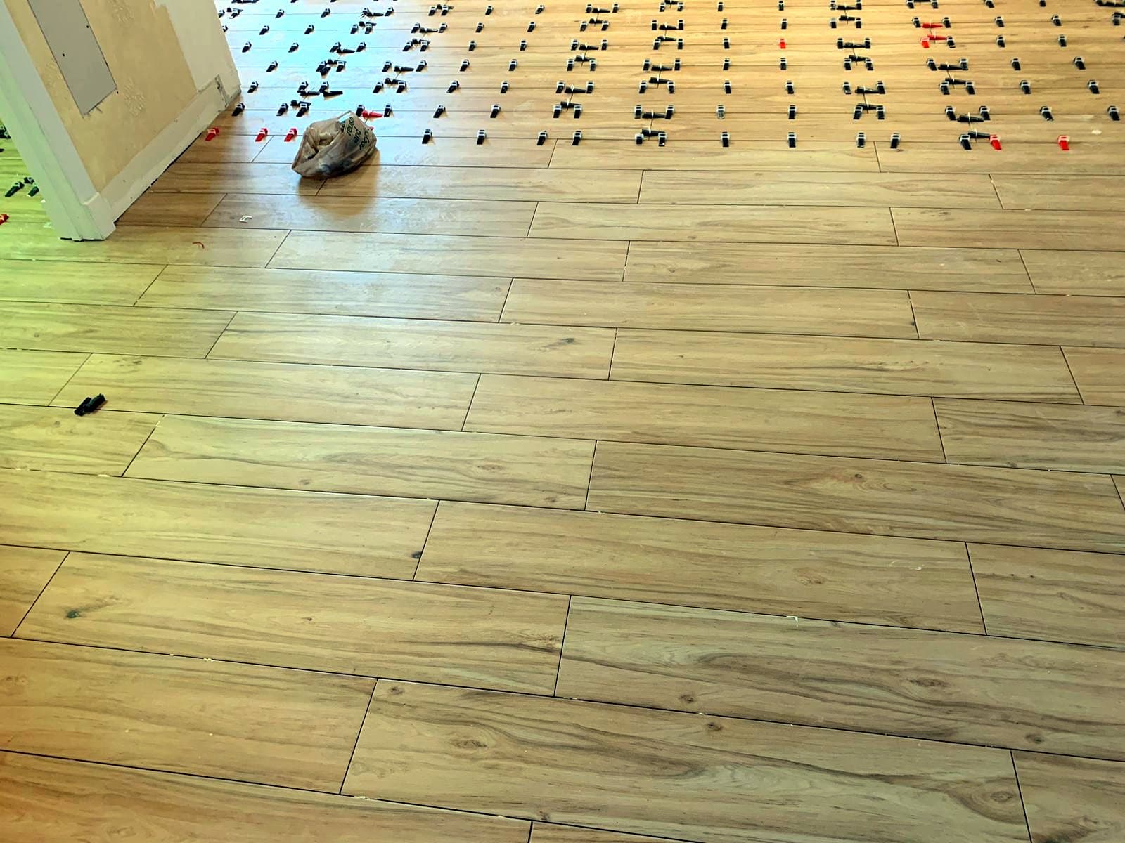 Open-plan wood-look tile: Wood-look porcelain tile, photo 3